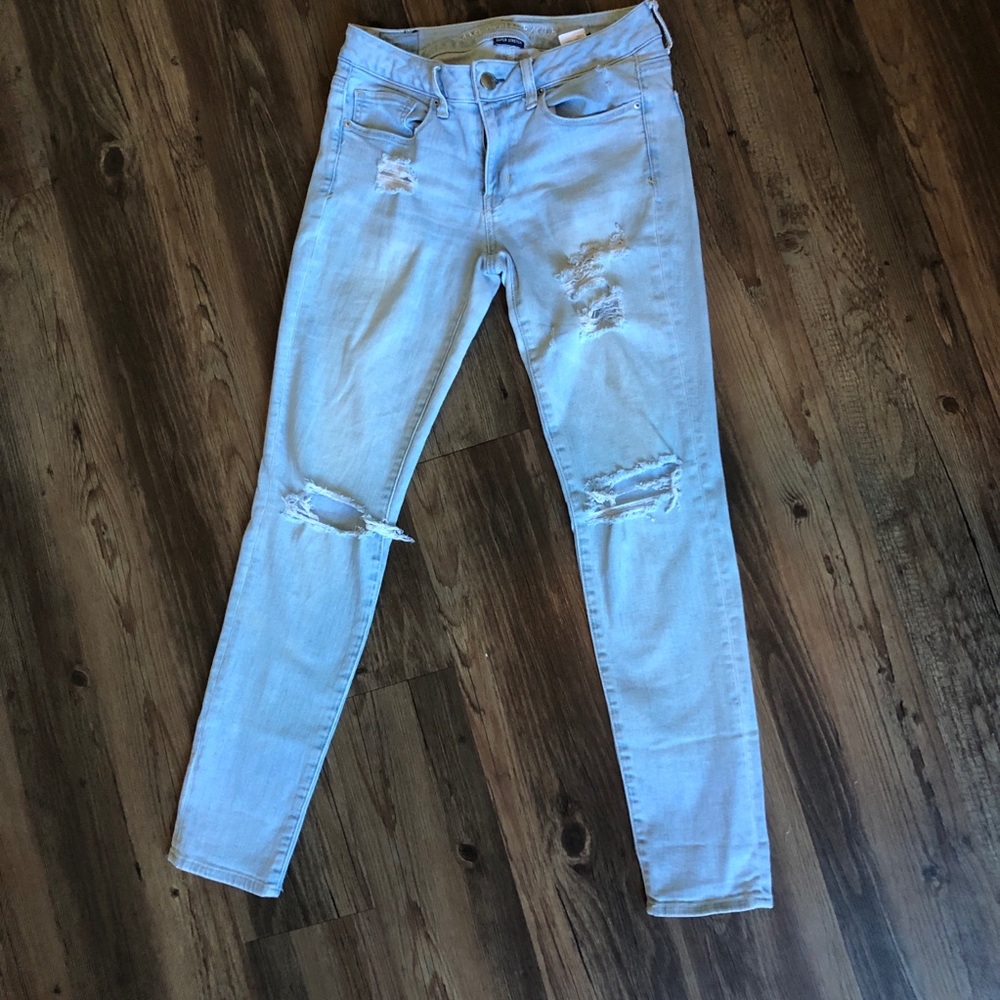 American Eagle distressed jeans